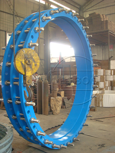 甘肅慶陽市西峰區(qū)的<a href=http://m.szkljzb.com target=_blank class=infotextkey>傳力接頭</a>現(xiàn)場圖