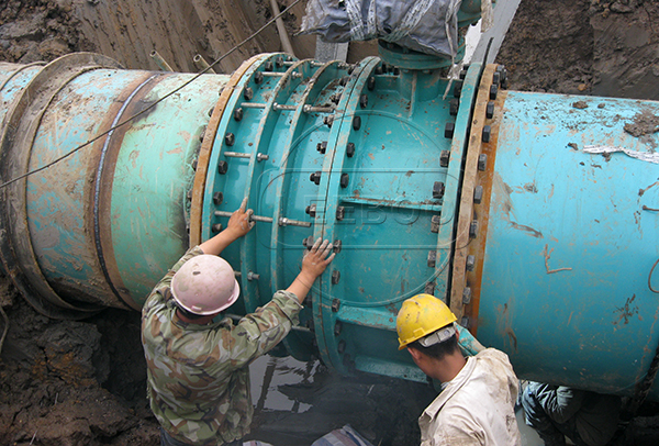 寧夏省中衛(wèi)市鋼制<a href=http://m.szkljzb.com target=_blank class=infotextkey>伸縮接頭</a>現(xiàn)場圖2